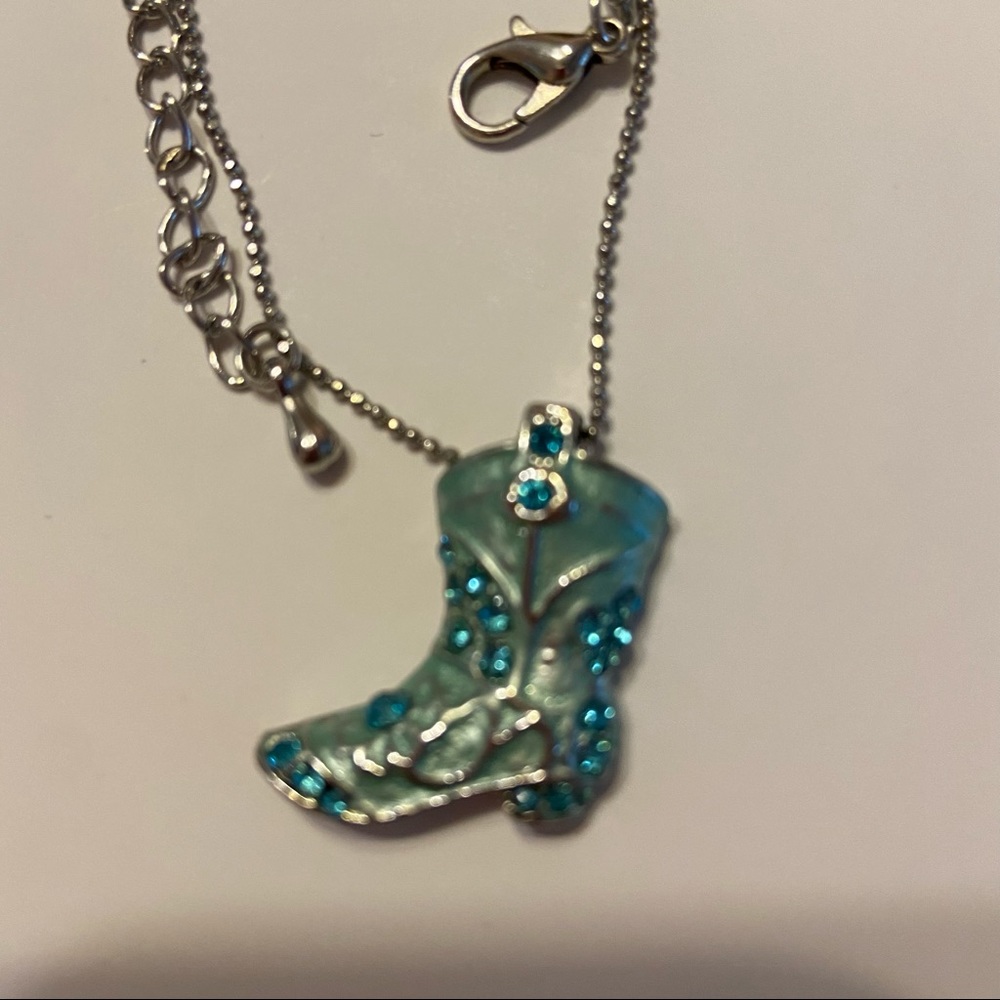 BLUE COWBOY-BOOT/ NECKLACE 💜